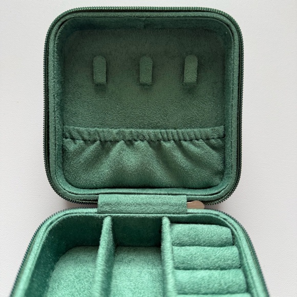NEW Mini Travel Jewelry Box - Picture 7 of 10